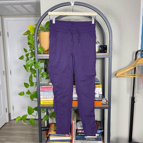 Women’s Purple Lululemon Dance Studio Jogger Size 4 - 24” Inseam Approx - Picture 1 of 10